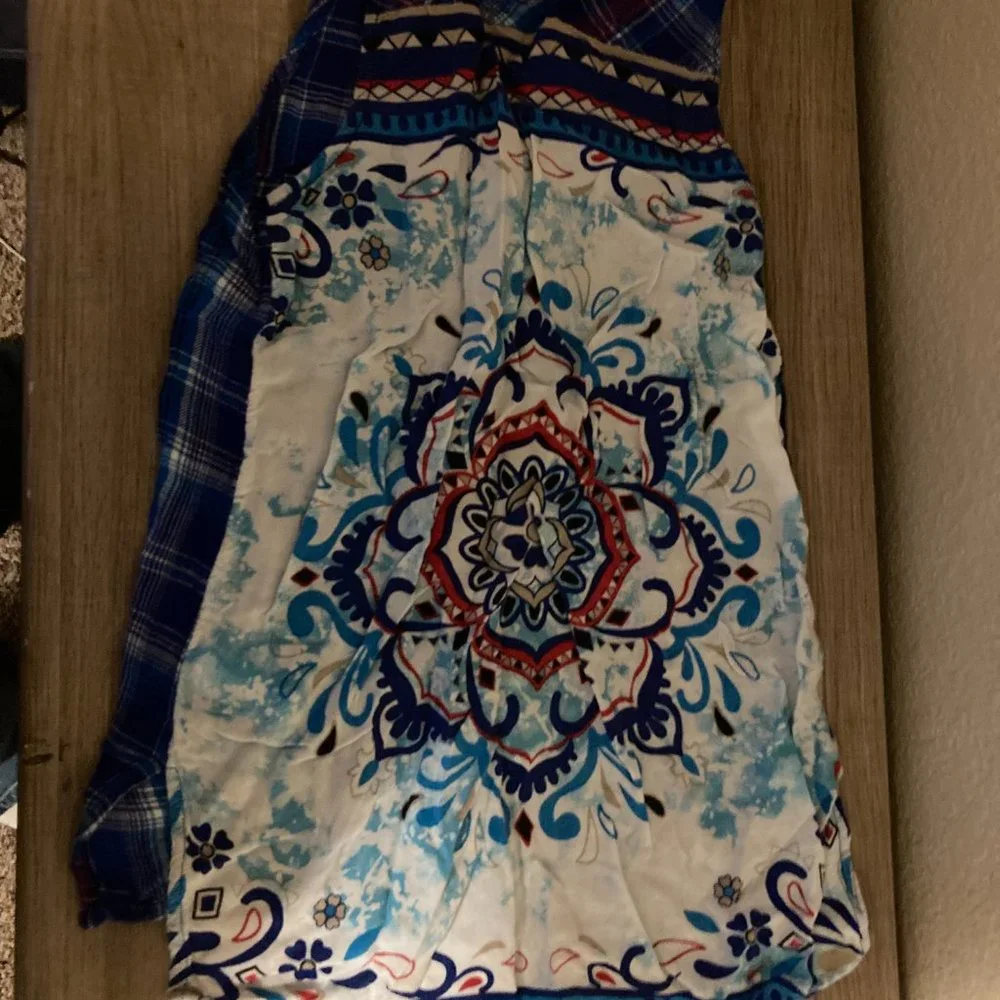 Justice Sleeveless Button Up Plaid Shirt Top Blue and White 8 Rayon Floral Back